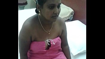 lalitha remove o sutiã saree petycote