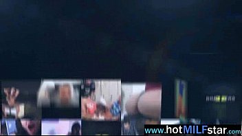 Секс-сцена с грязной дикой милфой, действующей как звездное видео-06
