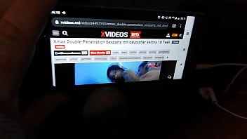 Une fille noire bien roulée se fait pilonner en levrette - fatbootycams.com