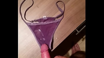 Cumming nei panty della mia ragazza