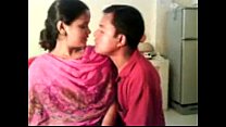 Amateur-Indianerin Nisha genießt mit ihrem Chef - Kostenloser Live-Sex - www.goo.gl/sQKIkh