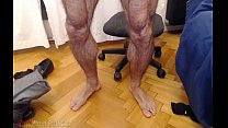 Fetish dei piedi dei piedi muscolari