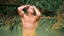 Klebber Toledo bathing naked in "Eta Mundo Bom"