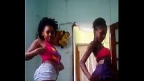 два жителя Кабо-Верде танцуют фанк