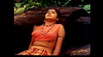 L'attrice di Mallu Suganti c. in stile tribale