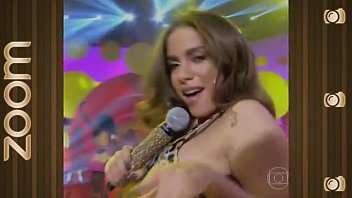 Anitta Super GOSTOSA соблазняет легкими штанами Oncinha Socadinha No Tail!