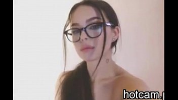 Young girl cheating on boyfriend with strangers online - HotCam.pw