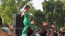 パブリックインディアンダンスステージコールガールハイデラバード