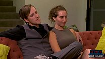 Пара в любительском видео оба жаждут секса втроем с другой женщиной