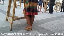 Candid Feet - Hottie in Mules