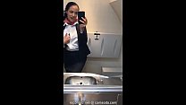 латинка стюардесса присоединяется к мастурбации клуб высотой мили в туалете и кончает