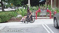 BANGBROS - La pequeña Kimberly Costa en silla de ruedas es follada (bb13600)