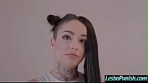 (Katrina Jade & Leigh Raven) Hot Sexy Lesbos Gioca duramente con Dildo In Punizione Sex Scene clip-20