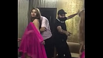 Desi Mujra tanzen auf der Rich Man Party
