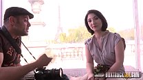 Горячая Mylene Johnson занимается хардкорным публичным сексом в Париже