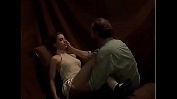 Сексуальная сцена с Алиссой Милано