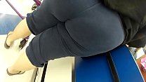 big Latina asss in sweat pants..