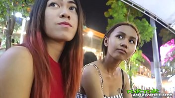 super diminuto tailandés hottie de 18 años con bangkok culo burbuja paseos en tuktuk ft canción