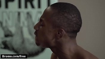 Bromo - (Drake Magnum, Liam Cyber) bei Breaking Him Scene 1 - Trailer Vorschau