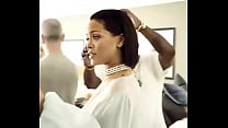 Rihanna se desnuda completamente para subir su carrera artística