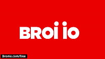 Bromo - Antonio Manero mit Brenner Bolton beim Bareback Cruising Teil 2 Szene 1 - Trailer Vorschau