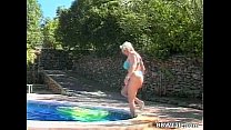 Ótima foda ao ar livre na piscina