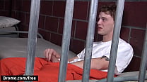 Bromo - Donny com Eli Hunter Rocko South Sebastian Young Zane Anders em Barebacked In Prison Parte 4 Cena 1 - Visualização do trailer