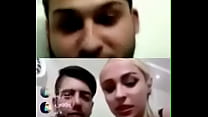 Una chica iraní se la chupa a su novio en Live Insta