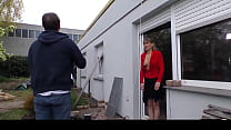 HAUSFRAU FICKEN - Una rubia y madura ama de casa alemana recibe en su excitado coño un pollón