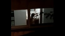 Ich spioniere meinen Nachbarn aus, der in Tulum badet