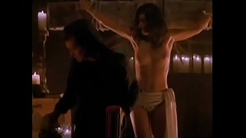 Blowback (2000) Cena da Crucificação