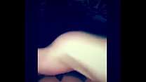 Laatinaa69 stöhnt, während Weiße Freundin ihre enge Muschi fingert