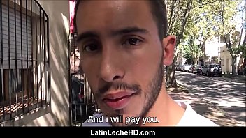 Amateur Latino droite convaincu par l’argent de baiser Gay cinéaste POV