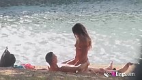 Beachside Voyeur Sex mit der dünnen MILF Araceli