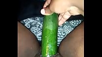 Masturbation de concombre chaude