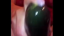 Mature comes back and does it, she secretly masturbates with a cucumber.