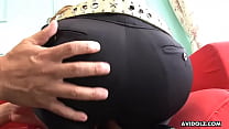 Брюнетка Рие Михара мастурбирует игрушкой игрушку от возбужденного мужика