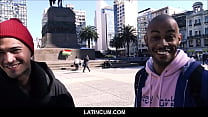 Espanhol latino Twink Kendro se encontra com um cara negro latino no Uruguai para uma cena de merda