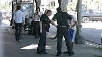 Die Titten eines Polizeimädchens