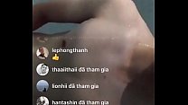 Boy livestream tắm sục bắn tinh