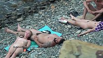 Nudistas amateur europeos calientes en esta compilación voyeur