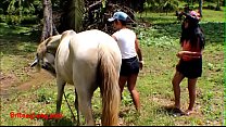 De vrais jeunes gars amateurs Heather Deep et sa petite amie LOVE HORSE COCK