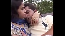 Titten drücken Küssen im Park Selfi Video