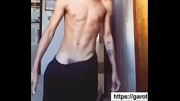 Skinny showing the dick
