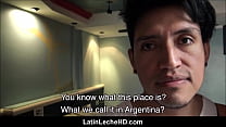 Straight Latino Guy aus Ecuador bezahlt, um schwulen Fremden POV zu ficken