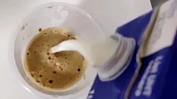 How to prepare a very HOT coffee with rich cum