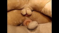 Curvy Sex Doll viene scopata da 2 bambole del sesso maschile in film porno di burattini