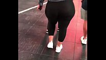 Juicy Spanish Booty in Voir à travers spandex
