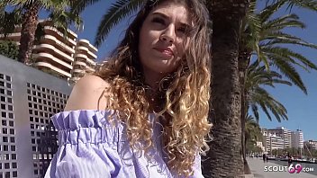 GERMAN SCOUT - Candice veranista de Magaluf fodeu na praia por dinheiro em um casting de rua
