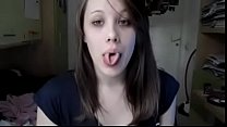 巨大な舌を持つ熱いスロバキアの女の子